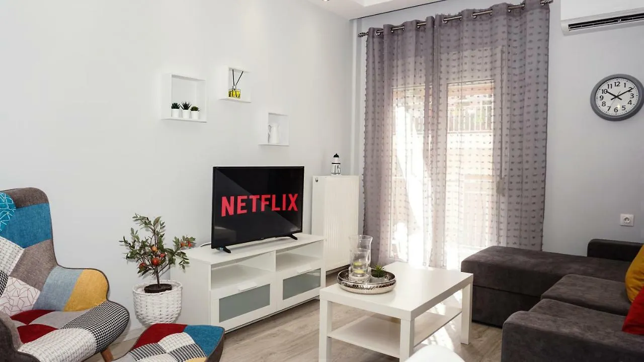 Cozy Home In Thessaloniki Center